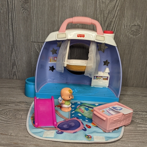 Fisher-Price Other - Little people nursery